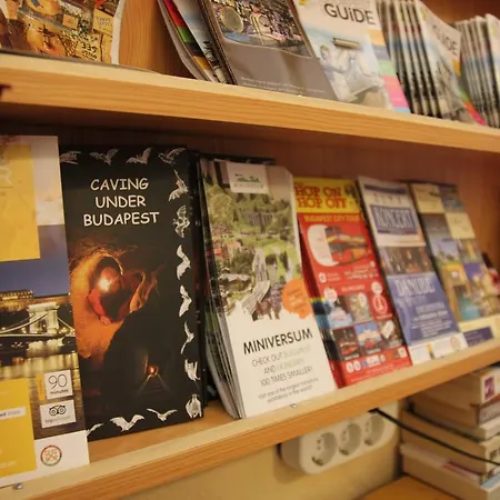 Centrum Cozy Hostal *